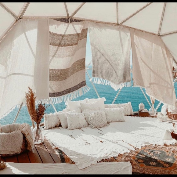 Meet your Posher, Glam Gal - Picture 1 of 1